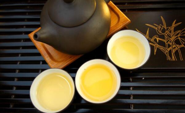 仙人掌果泡水對咽炎有幫助嗎，仙人掌果泡水能不能和茶水同時飲用